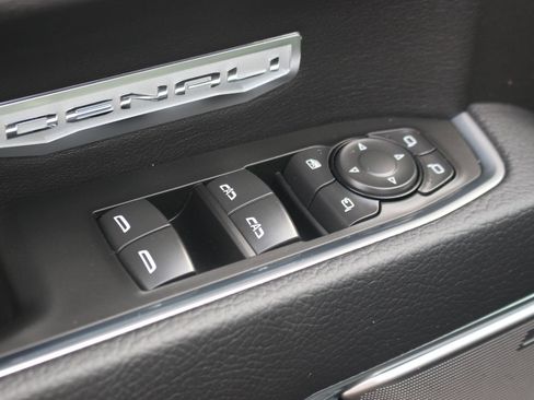 Used 2025 GMC Sierra 1500 Denali w/ Denali Reserve Package AWD/4WD image 14