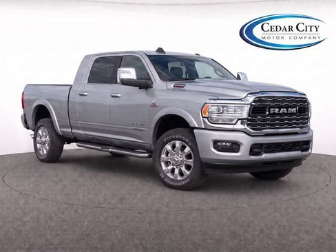 Used 2024 RAM 2500 Limited AWD/4WD image 2