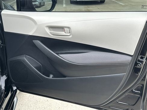 Certified 2025 Toyota Corolla LE image 10