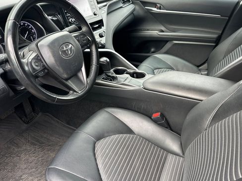Used 2024 Toyota Camry SE image 10