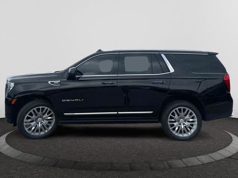 Used 2023 GMC Yukon Denali w/ Denali Reserve Package image 5