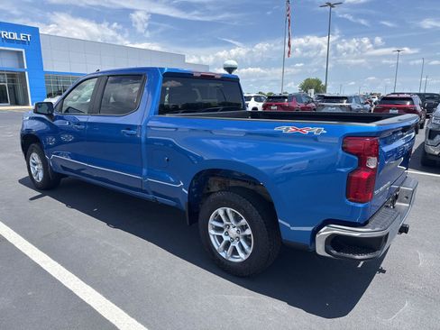 Used 2022 Chevrolet Silverado 1500 LT AWD/4WD image 2
