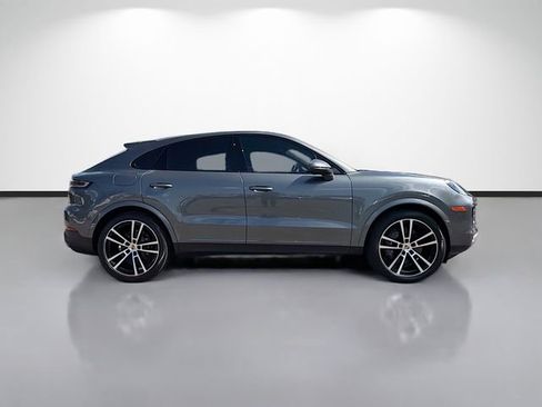 Used 2025 Porsche Cayenne Coupe AWD/4WD image 2