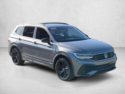 Used 2024 Volkswagen Tiguan SE R-Line FWD image 3