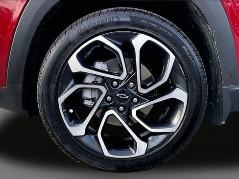 Used 2025 Chevrolet Trax RS w/ Driver Confidence Package image 21