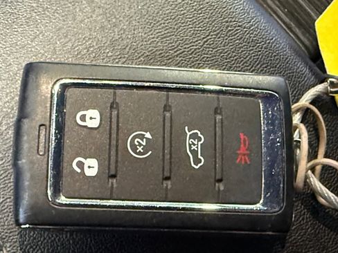 Used 2024 Jeep Wagoneer L Series II w/ Flexible Seating Group image 20