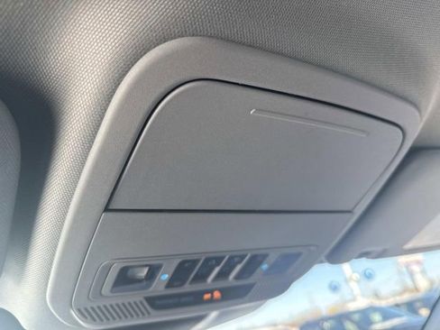 Used 2023 Ford Explorer Limited w/ Limited Technology Package image 34