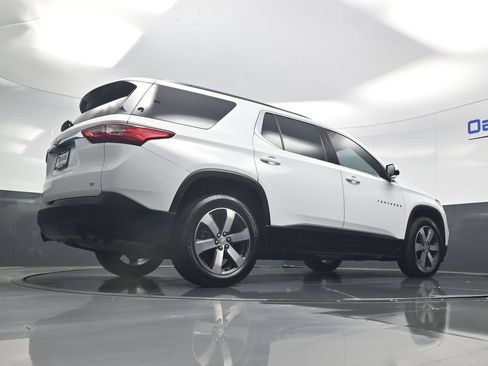 Used 2020 Chevrolet Traverse LT w/ LT Premium Package FWD image 46