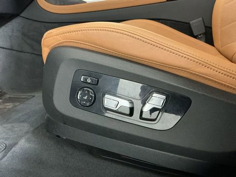 Certified 2023 BMW X7 xDrive40i w/ Premium Package image 21