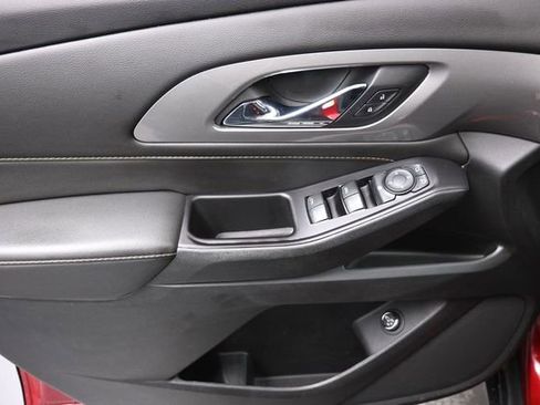 Used 2020 Chevrolet Traverse LT FWD image 13