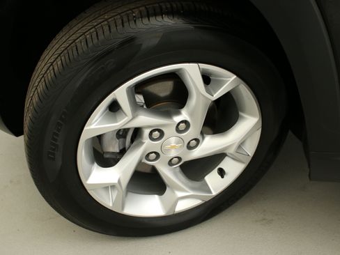Used 2024 Chevrolet Trax LS w/ LS Convenience Package FWD image 29