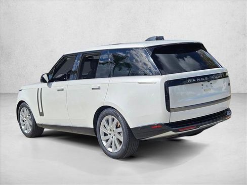 Used 2023 Land Rover Range Rover SE image 7