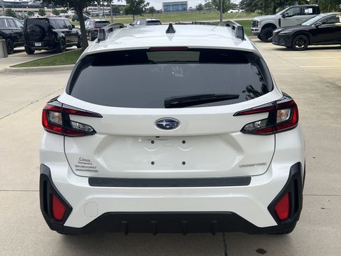 Used 2024 Subaru Crosstrek 2.0i Premium AWD/4WD image 9