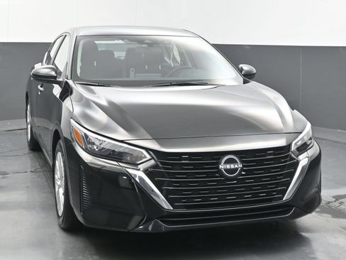 Certified 2025 Nissan Sentra S FWD image 2