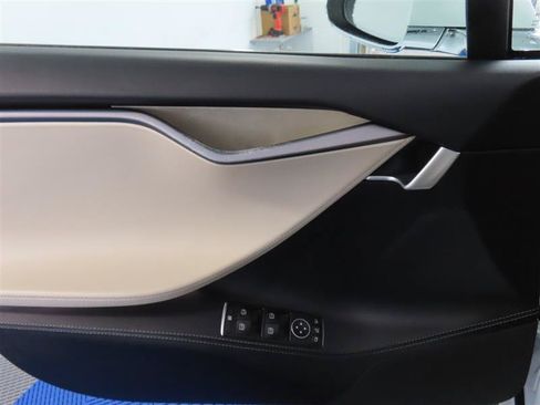 Used 2018 Tesla Model S 100D AWD/4WD image 16