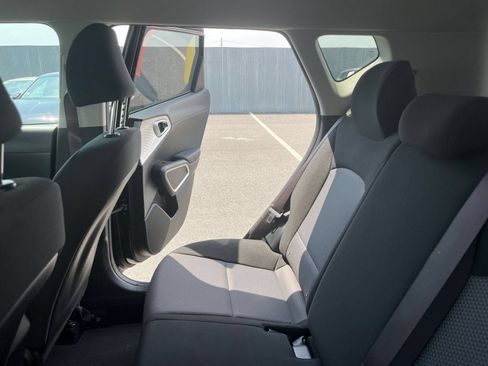 Used 2025 Kia Soul LX w/ LX Technology Package FWD image 37