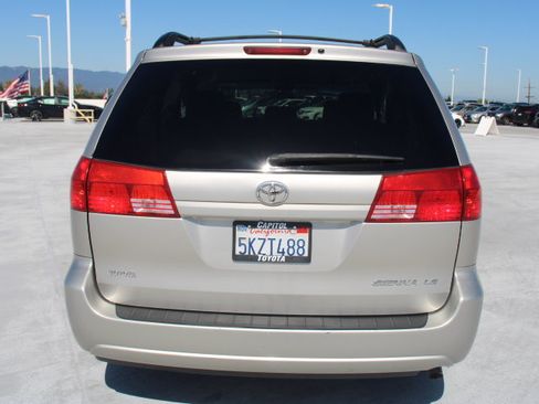 Used 2005 Toyota Sienna LE FWD image 4