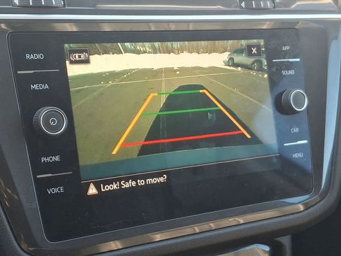 Used 2024 Volkswagen Tiguan SE image 21