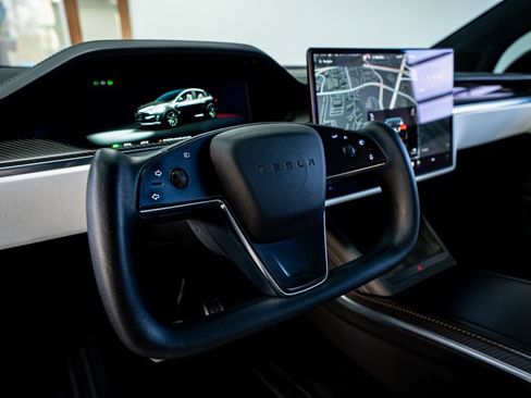 Used 2022 Tesla Model X Plaid image 35