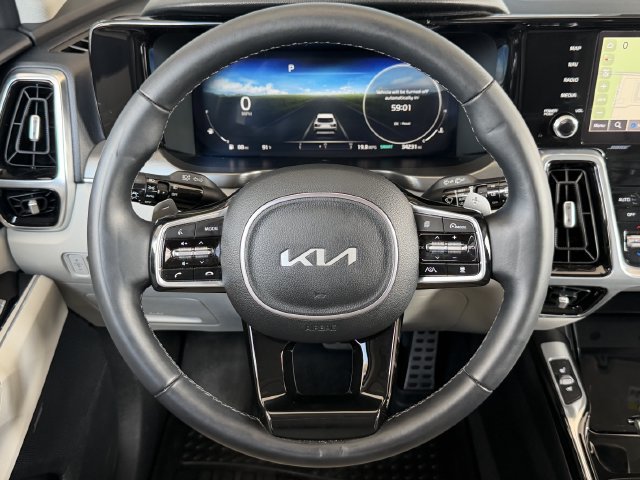 Used 2023 Kia Sorento SX AWD/4WD image 14