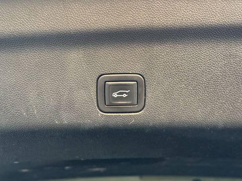 Used 2023 Chevrolet Suburban RST w/ Luxury Package AWD/4WD image 19