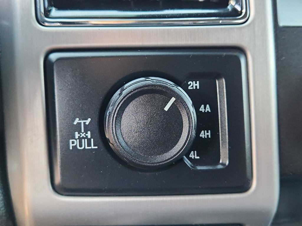 Used 2019 Ford F150 Platinum w/ Equipment Group 701A Luxury AWD/4WD image 22