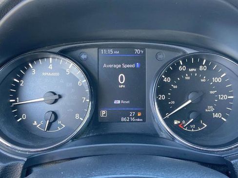 Used 2018 Nissan Rogue SV image 7