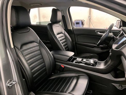 Used 2020 Ford Edge SEL w/ Convenience Package image 7