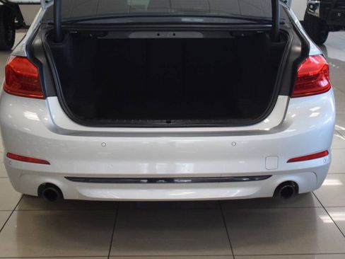 Used 2018 BMW 530i xDrive AWD/4WD image 23
