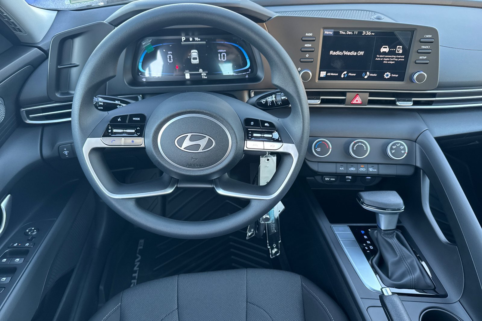 Used 2026 Hyundai Elantra SE FWD image 13