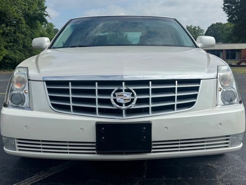 Used 2011 Cadillac DTS Luxury FWD image 37