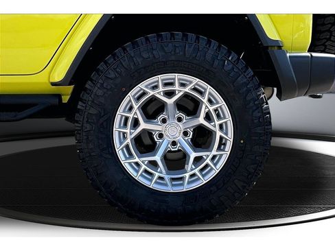 Used 2023 Jeep Wrangler Unlimited Sahara AWD/4WD image 41