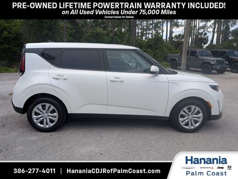 Used 2023 Kia Soul LX FWD image 2
