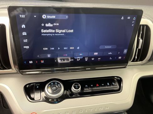 Certified 2025 Ford Expedition Active AWD/4WD image 23