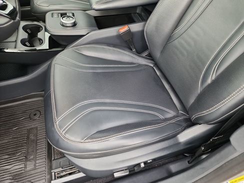 Used 2021 Ford Mustang Mach-E Premium image 16