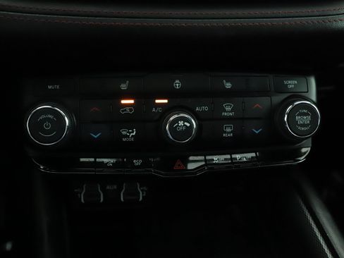 Used 2022 Dodge Durango R/T w/ Blacktop Package RWD image 23