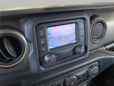 Used 2018 Jeep Wrangler Sport AWD/4WD image 21