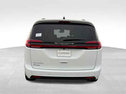 New 2027 Chrysler Pacifica Pinnacle w/ Theater Group FWD image 27
