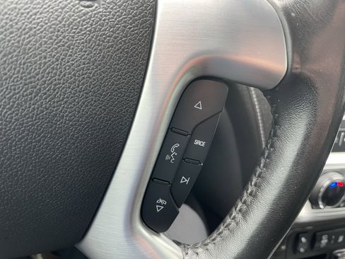 Used 2017 GMC Acadia Limited SLT image 16