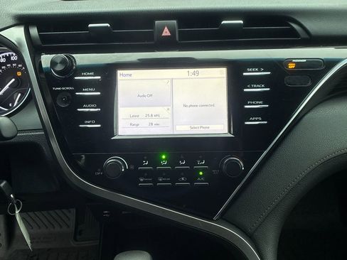 Used 2018 Toyota Camry LE image 16