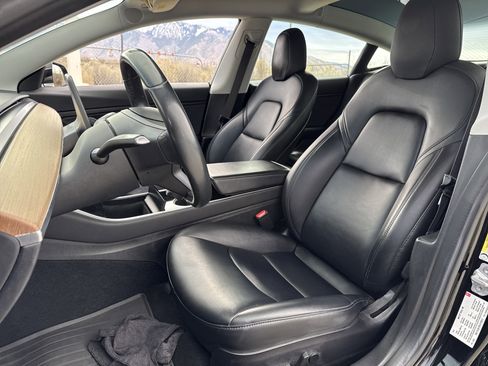 Used 2018 Tesla Model 3 Long Range image 17