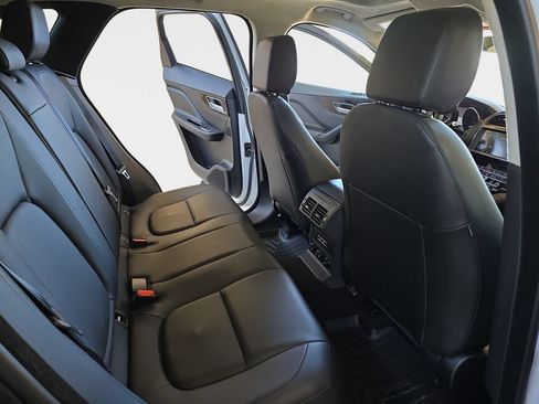 Used 2020 Jaguar F-PACE AWD/4WD image 13