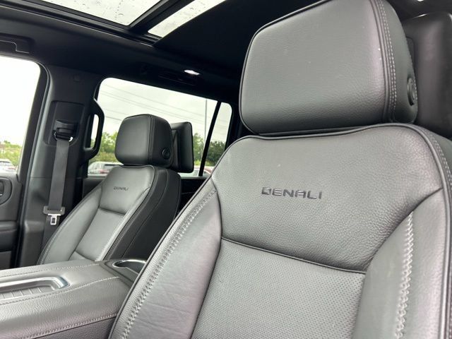 Certified 2023 GMC Yukon XL Denali w/ Advanced Technology Package AWD/4WD image 39