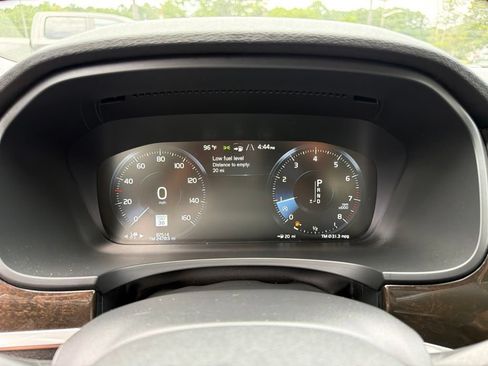 Used 2018 Volvo S90 T5 Momentum w/ Convenience Package AWD/4WD image 9