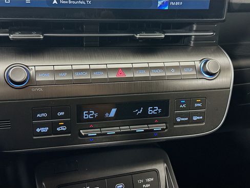 Used 2024 Hyundai Kona SEL FWD image 23
