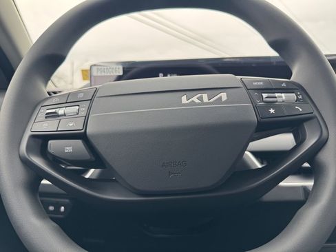 New 2026 Kia K4 LXS image 12