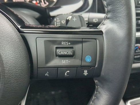 Used 2025 Nissan Pathfinder SL w/ SL Premium Package FWD image 26