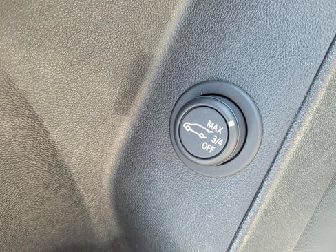 Used 2024 Chevrolet Equinox LT AWD/4WD image 36
