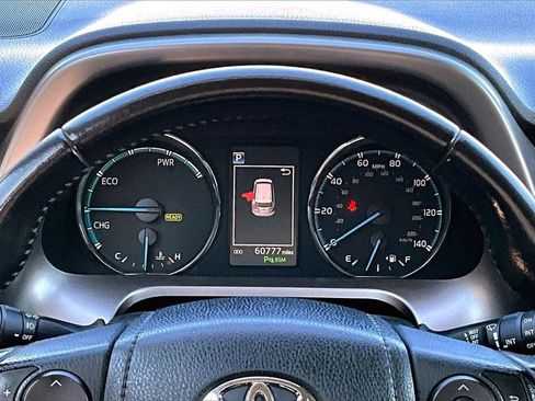 Used 2018 Toyota RAV4 Limited image 13