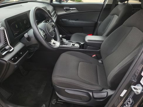 Used 2023 Kia Sportage LX FWD image 17